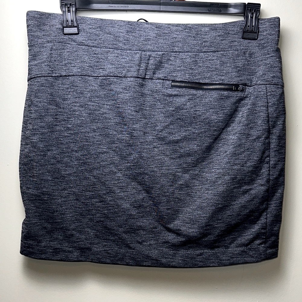 Athleta Gray Drawstring Skort W/ Pockets Size Mt - image 2